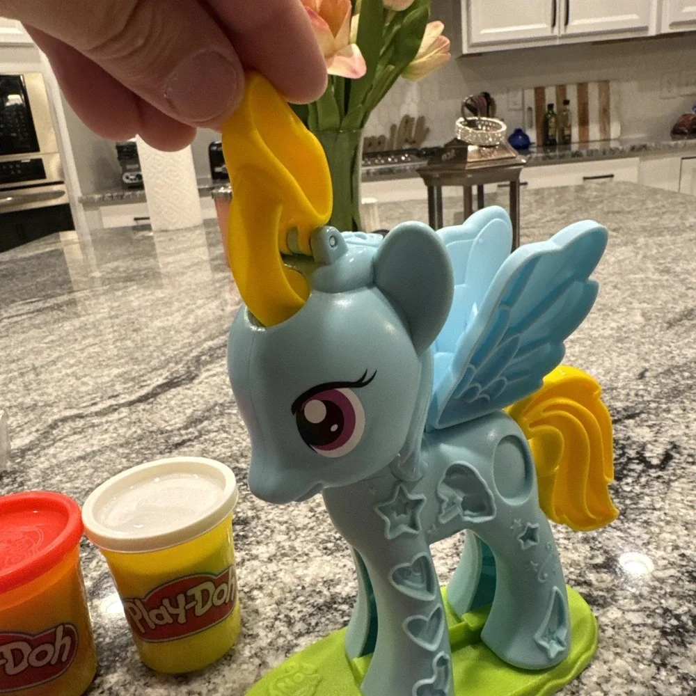 My Little Pony Rainbow Dash‎ Play-Doh Style Salon Mold On Base With Two Tubs #23